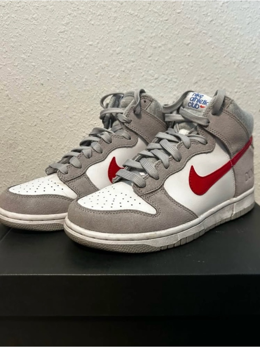 Nike Kids High-Top Sneakers - Gray / White / Red Swoosh